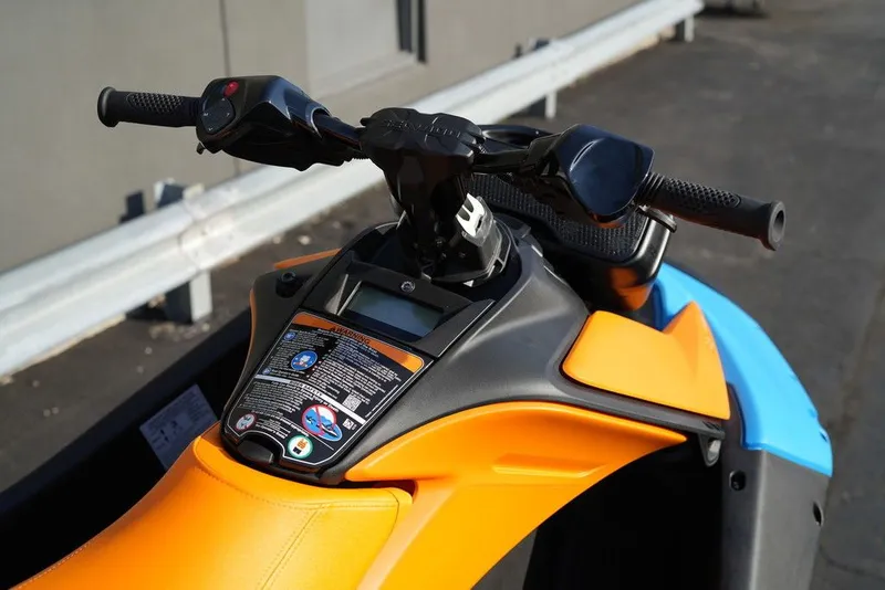 Slide: The Image of Sea-Doo Spark Trixx for 3 2026 - 15