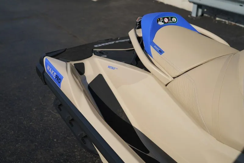 Slide: The Image of Sea-Doo Wake Pro 230 2026 - 11