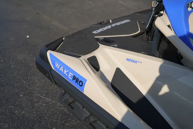 Slide: The Image of Sea-Doo Wake Pro 230 2026 - 12