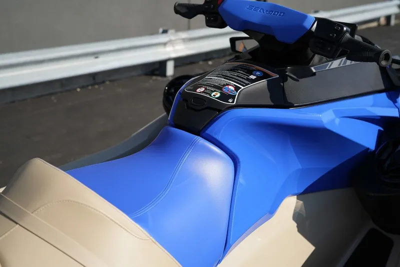 Slide: The Image of Sea-Doo Wake Pro 230 2026 - 17