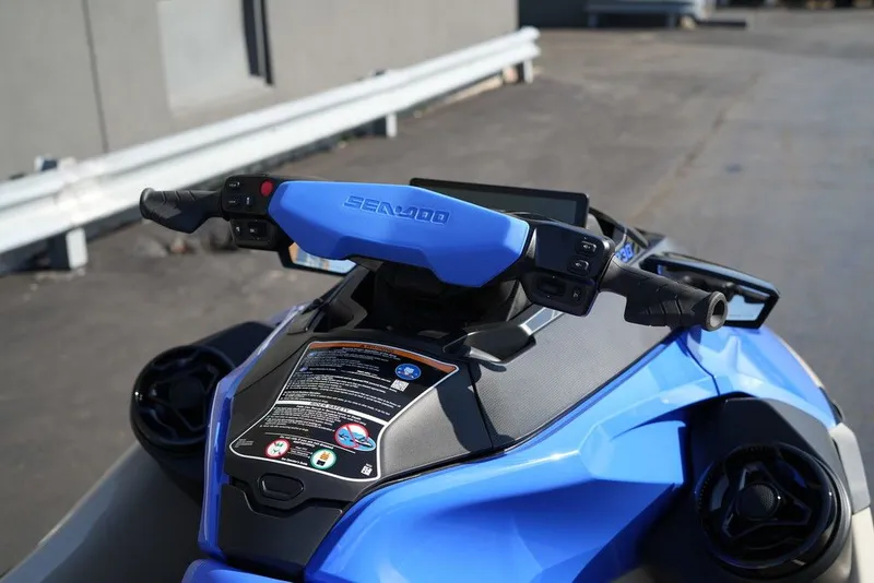 Slide: The Image of Sea-Doo Wake Pro 230 2026 - 18