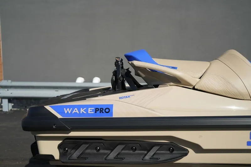 Slide: The Image of Sea-Doo Wake Pro 230 2026 - 24
