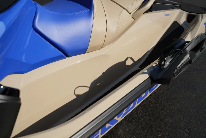 Slide: The Image of Sea-Doo Wake Pro 230 2026 - 33