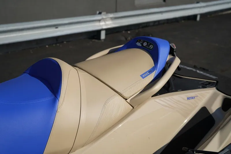 Slide: The Image of Sea-Doo Wake Pro 230 2026 - 34