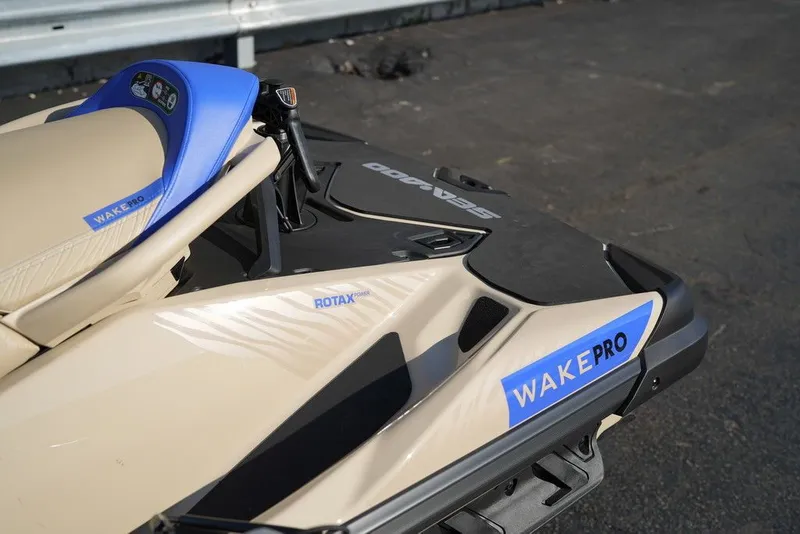 Slide: The Image of Sea-Doo Wake Pro 230 2026 - 35