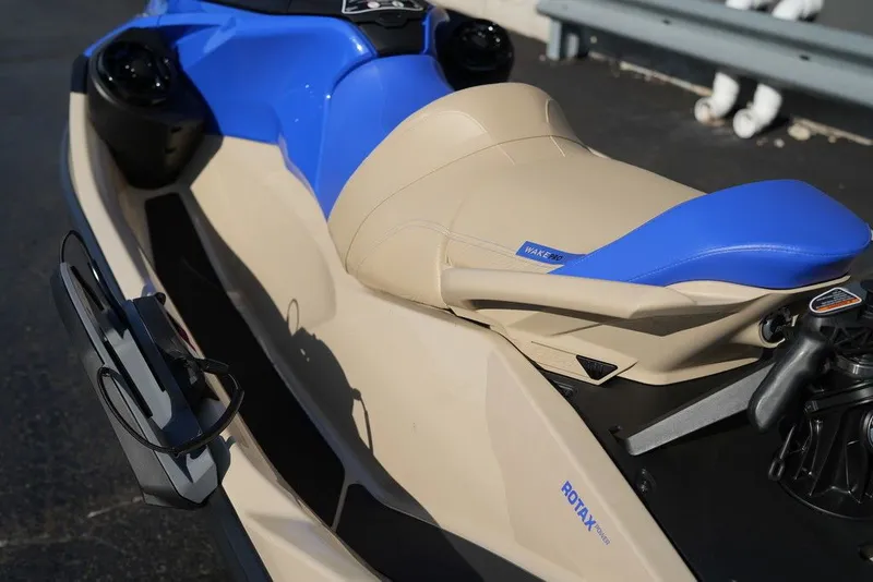 Slide: The Image of Sea-Doo Wake Pro 230 2026 - 38