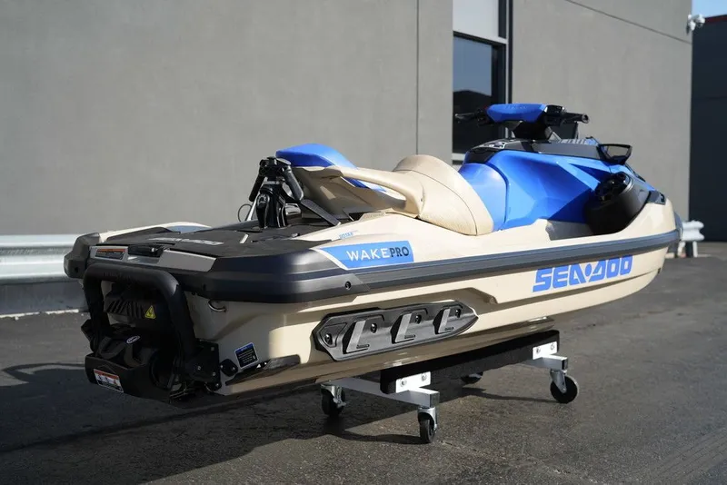 Slide: The Image of Sea-Doo Wake Pro 230 2026 - 4