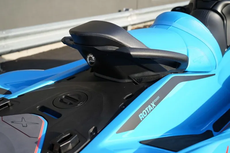 Slide: The Image of Sea-Doo RXT-X 325 2026 - 14