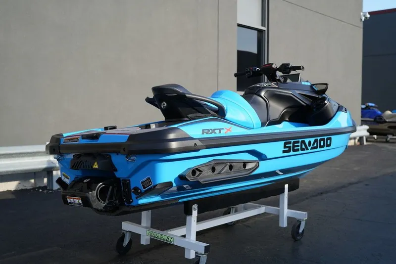 Slide: The Image of Sea-Doo RXT-X 325 2026 - 4