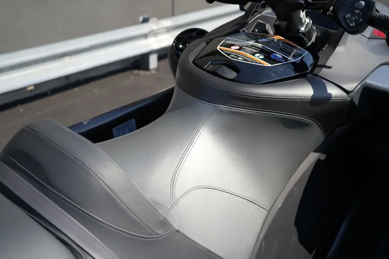 Slide: The Image of Sea-Doo GTR-X 300 2026 - 13