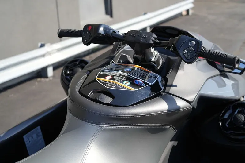 Slide: The Image of Sea-Doo GTR-X 300 2026 - 14