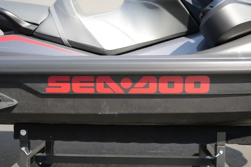 Slide: The Image of Sea-Doo GTR-X 300 2026 - 19