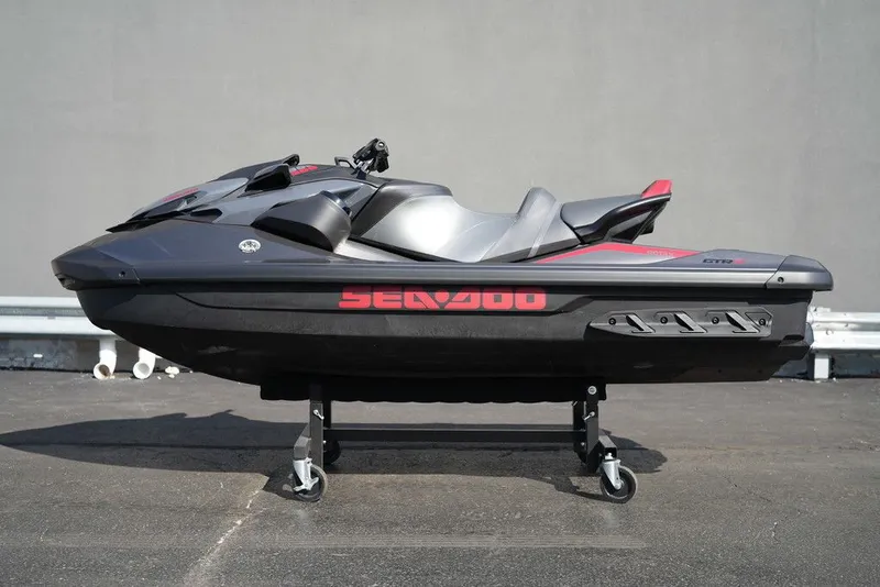 Slide: The Image of Sea-Doo GTR-X 300 2026 - 26