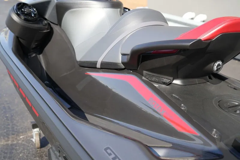 Slide: The Image of Sea-Doo GTR-X 300 2026 - 36
