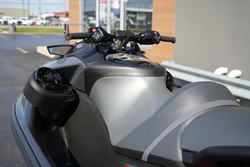 Slide: The Image of Sea-Doo GTR-X 300 2026 - 37