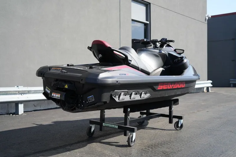 Slide: The Image of Sea-Doo GTR-X 300 2026 - 4