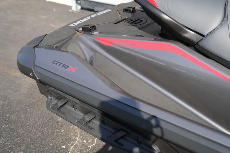 Slide: The Image of Sea-Doo GTR-X 300 2026 - 9