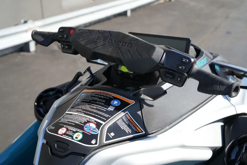 Slide: The Image of Sea-Doo GTX Limited 325 Teal Metallic 2026 - 20