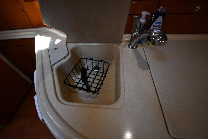 Slide: The Image of Sea Ray 540 Sundancer 2001 - 57