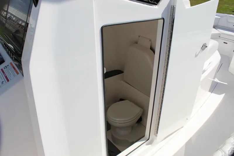 Slide: The Image of Fountain 32 NX 2024 - 72