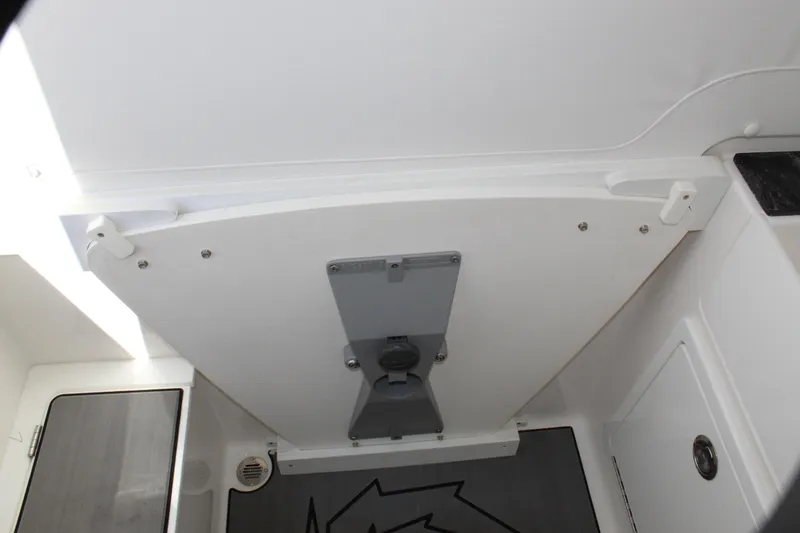 Slide: The Image of Fountain 32 NX 2024 - 75