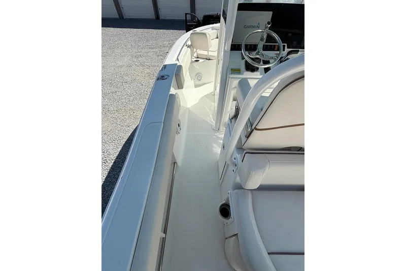 Slide: The Image of Fwd cockpit seat - 15