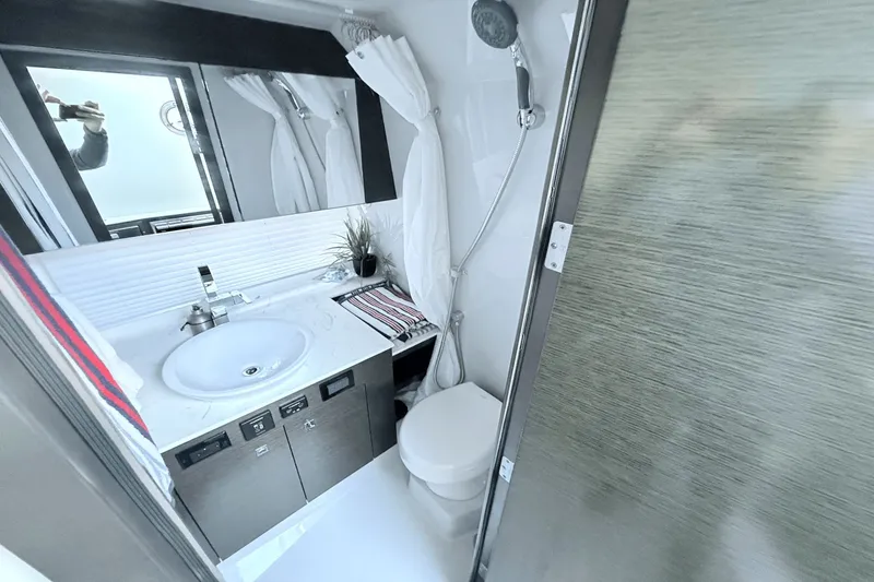 Slide: The Image of Cruisers 38 GLS 2020 - 21