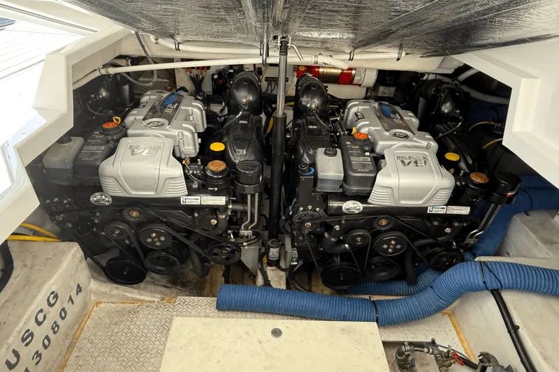 Slide: The Image of Cruisers 38 GLS 2020 - 6