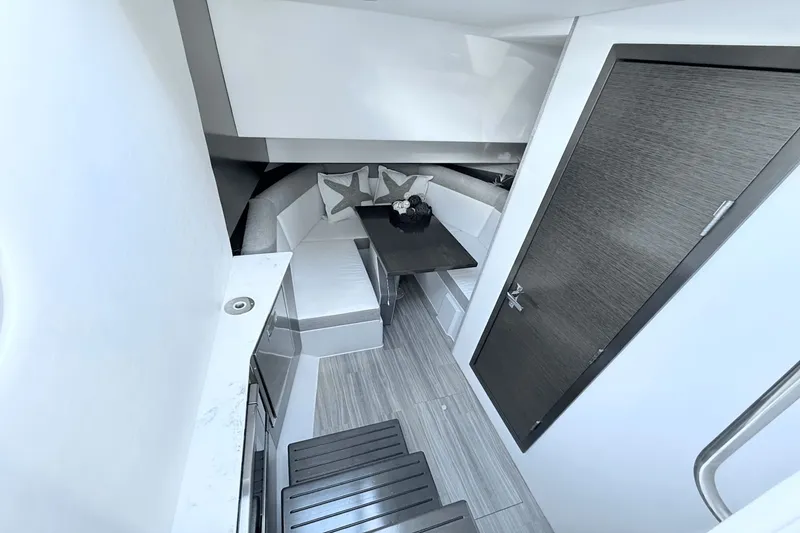 Slide: The Image of Cruisers Yachts 38 GLS 2020 - 17