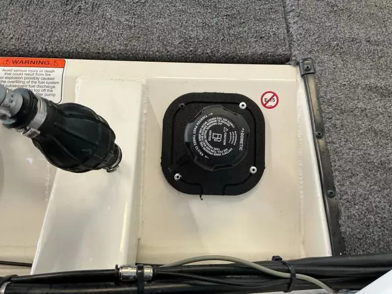 Slide: The Image of Tracker Pro Team 175 2023 - 23