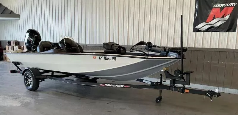 Slide: The Image of Tracker Pro Team 175 2023 - 3