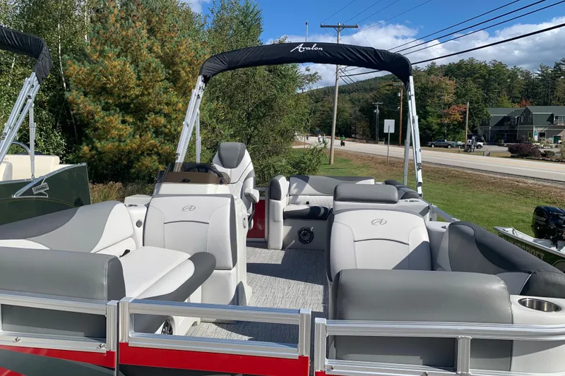 Slide: The Image of Avalon Venture Cruise 17' 2023 - 10