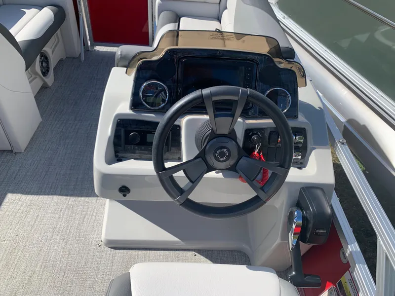 Slide: The Image of Avalon Venture Cruise 17' 2023 - 20