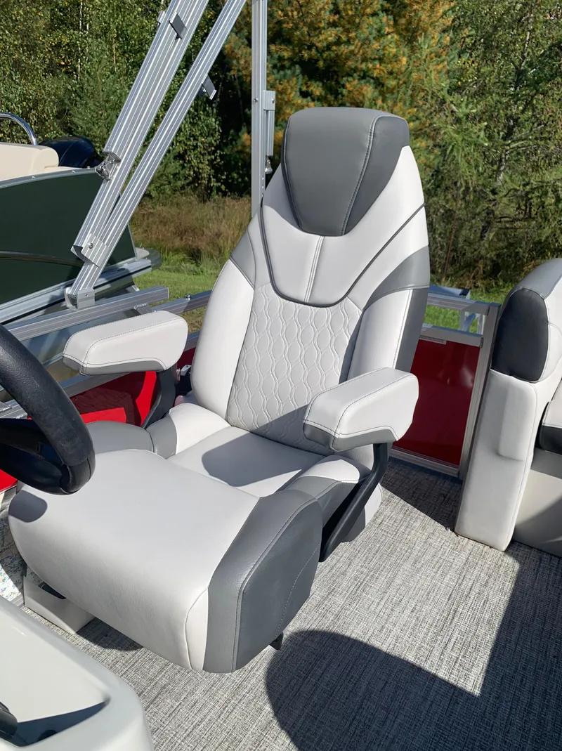 Slide: The Image of Avalon Venture Cruise 17' 2023 - 22