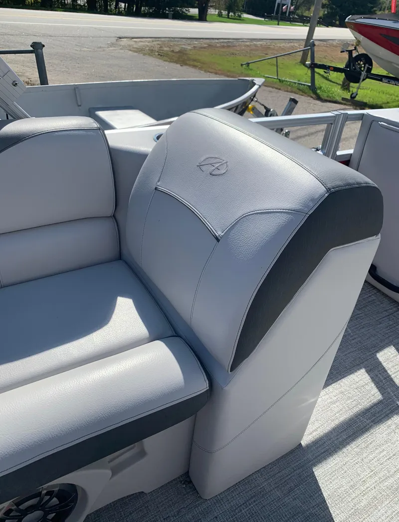 Slide: The Image of Avalon Venture Cruise 17' 2023 - 26