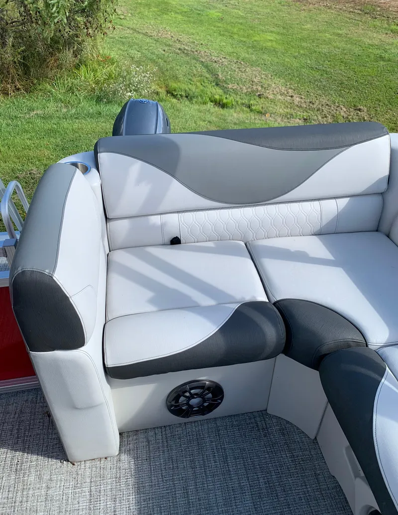 Slide: The Image of Avalon Venture Cruise 17' 2023 - 29