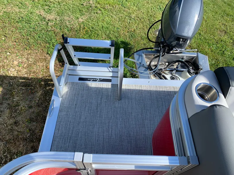 Slide: The Image of Avalon Venture Cruise 17' 2023 - 32