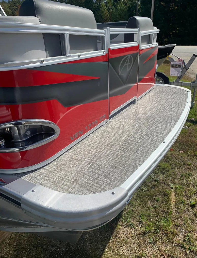 Slide: The Image of Avalon Venture Cruise 17' 2023 - 9