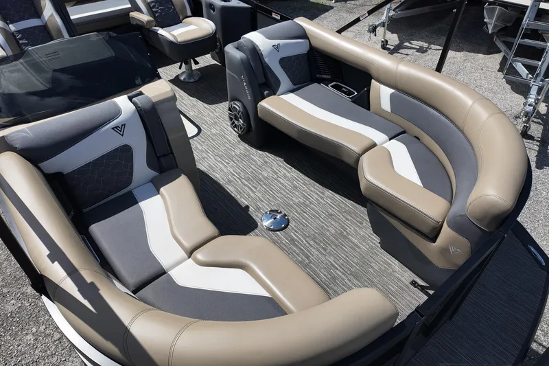 Slide: The Image of Luxurious seating on 2026 Viaggio Diamante D22S pontoon boat, featuring elegant design and comfort. - 13