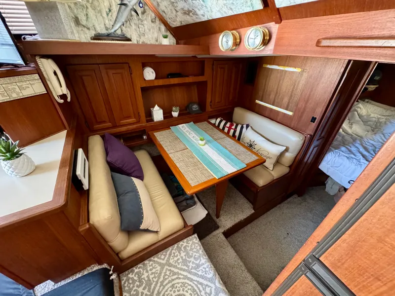 Slide: The Image of Viking 35 Convertible 1988 - 15