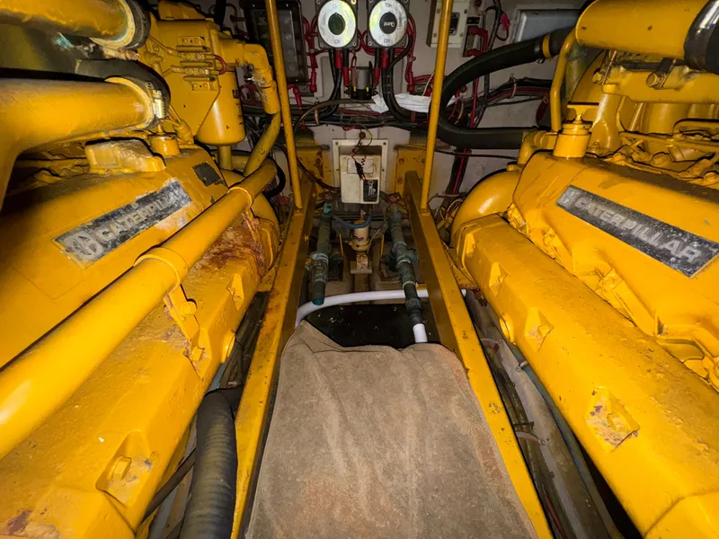 Slide: The Image of Viking 35 Convertible 1988 - 20