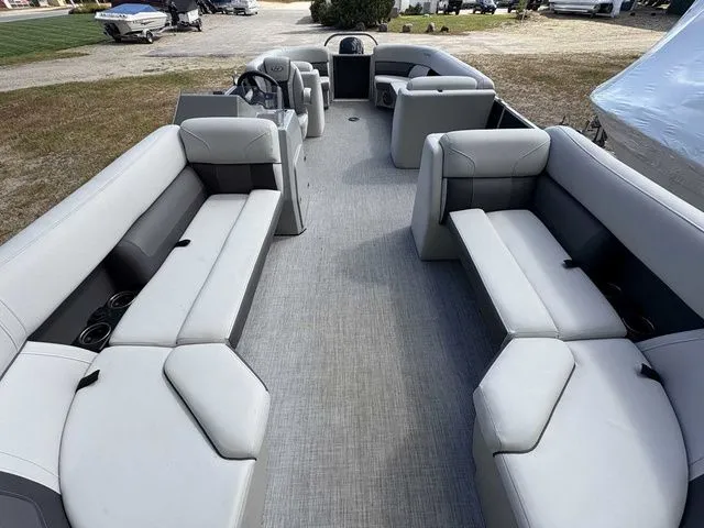 Slide: The Image of Harris Cruiser 230 2022 - 4