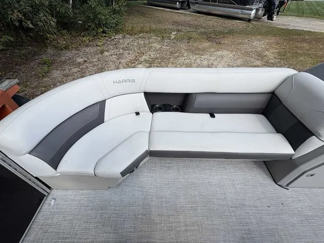 Slide: The Image of Harris Cruiser 230 2022 - 5