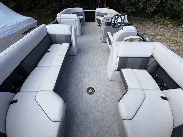 Slide: The Image of Harris Cruiser 230 2022 - 8