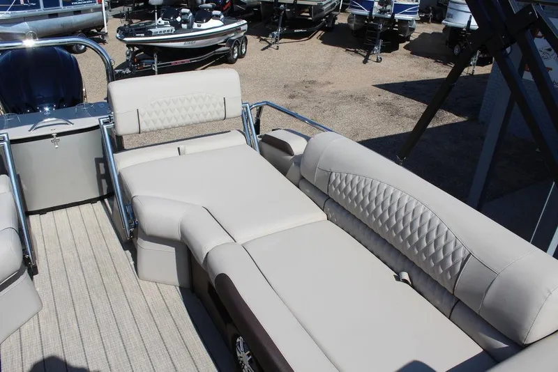 Slide: The Image of 2026 Avalon Catalina Quad Lounger Shift 25 FT with luxurious seating and modern design. - 16