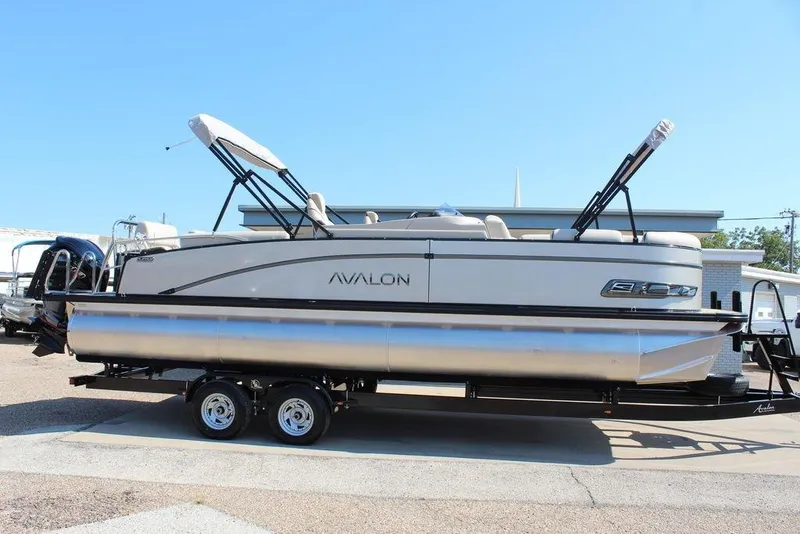 Slide: The Image of 2026 Avalon Catalina Quad Lounger Shift 25 FT pontoon boat on trailer. - 6