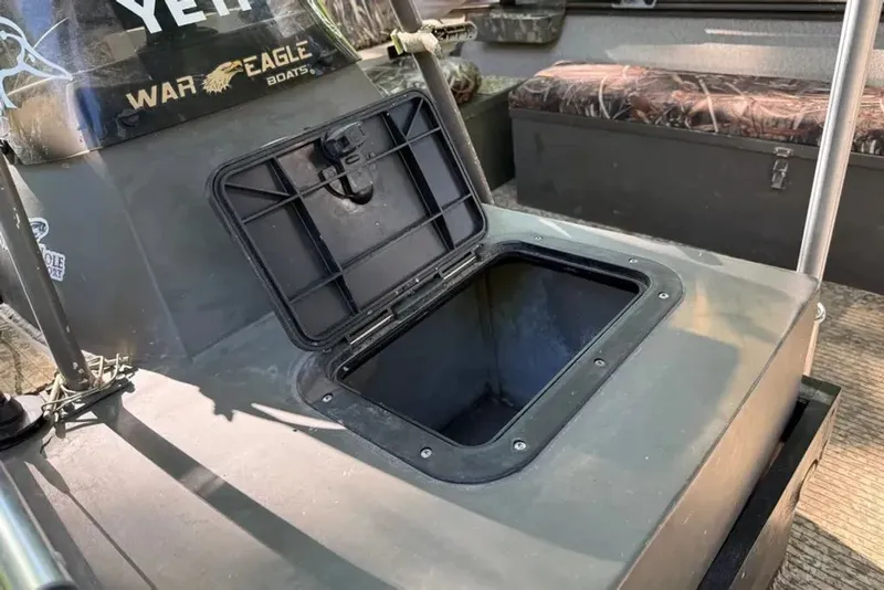 Slide: The Image of War Eagle 648LDSV 2007 - 10