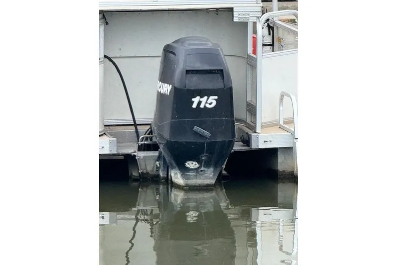 Slide: The Image of 2007 Sundancer Pontoons 24LX with Mercury 115 outboard motor on water. - 15
