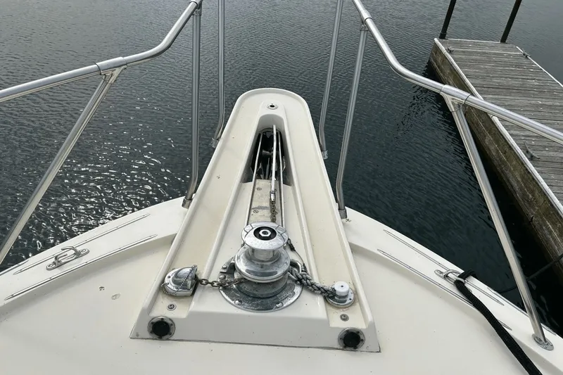 Slide: The Image of Hatteras 60 CONTERTIBLE 1984 - 70