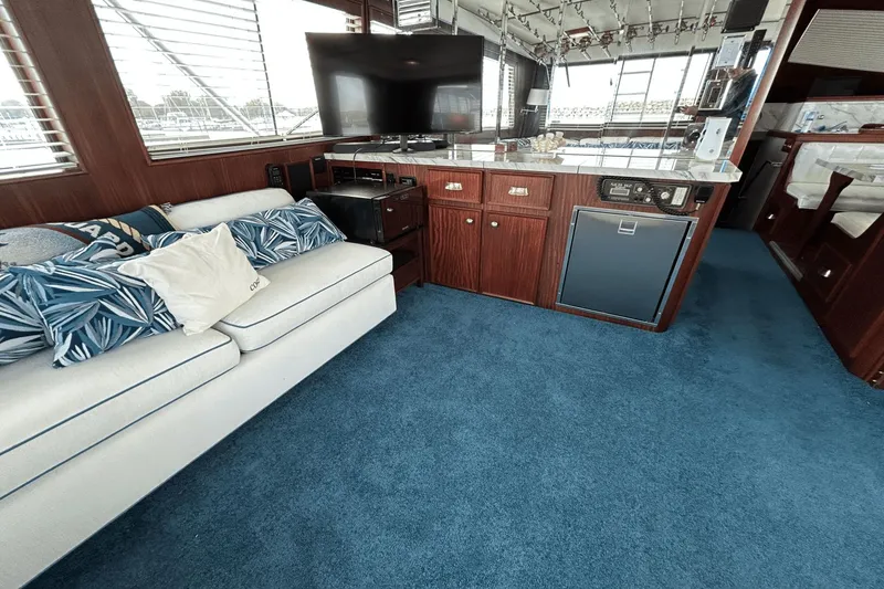 Slide: The Image of Hatteras 60 Convertible 1984 - 17